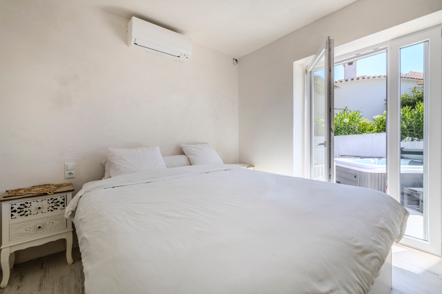 Villa en venta con preciosas vistas al Montgó y al mar.