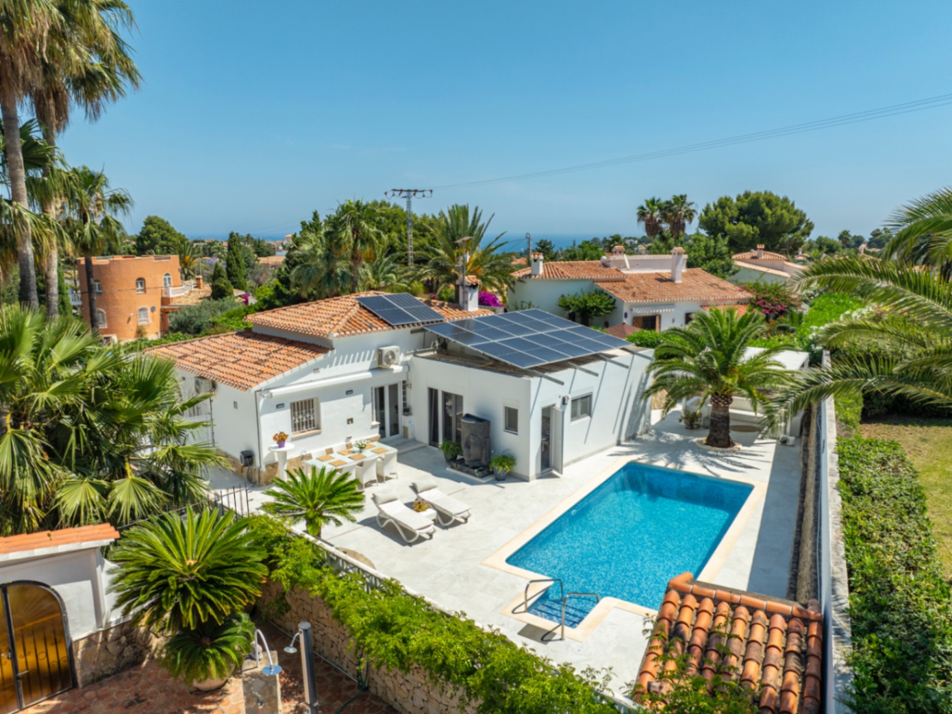 Villa en venta con preciosas vistas al Montgó y al mar.