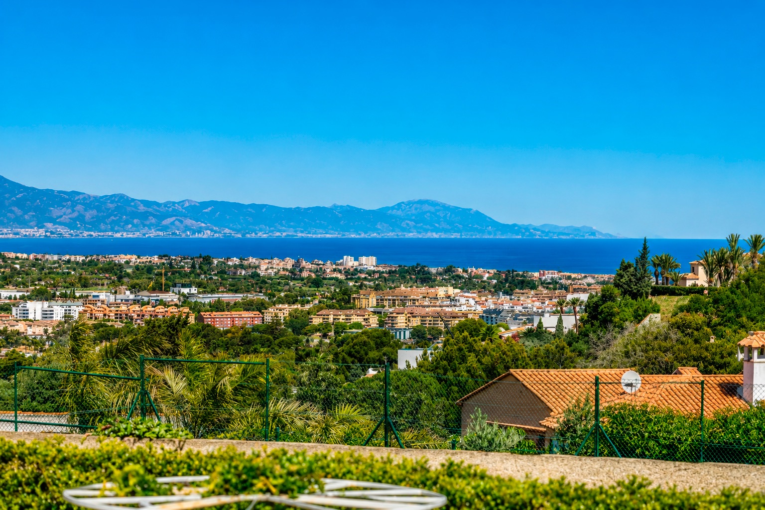 Villa en venta con preciosas vistas al Montgó y al mar.