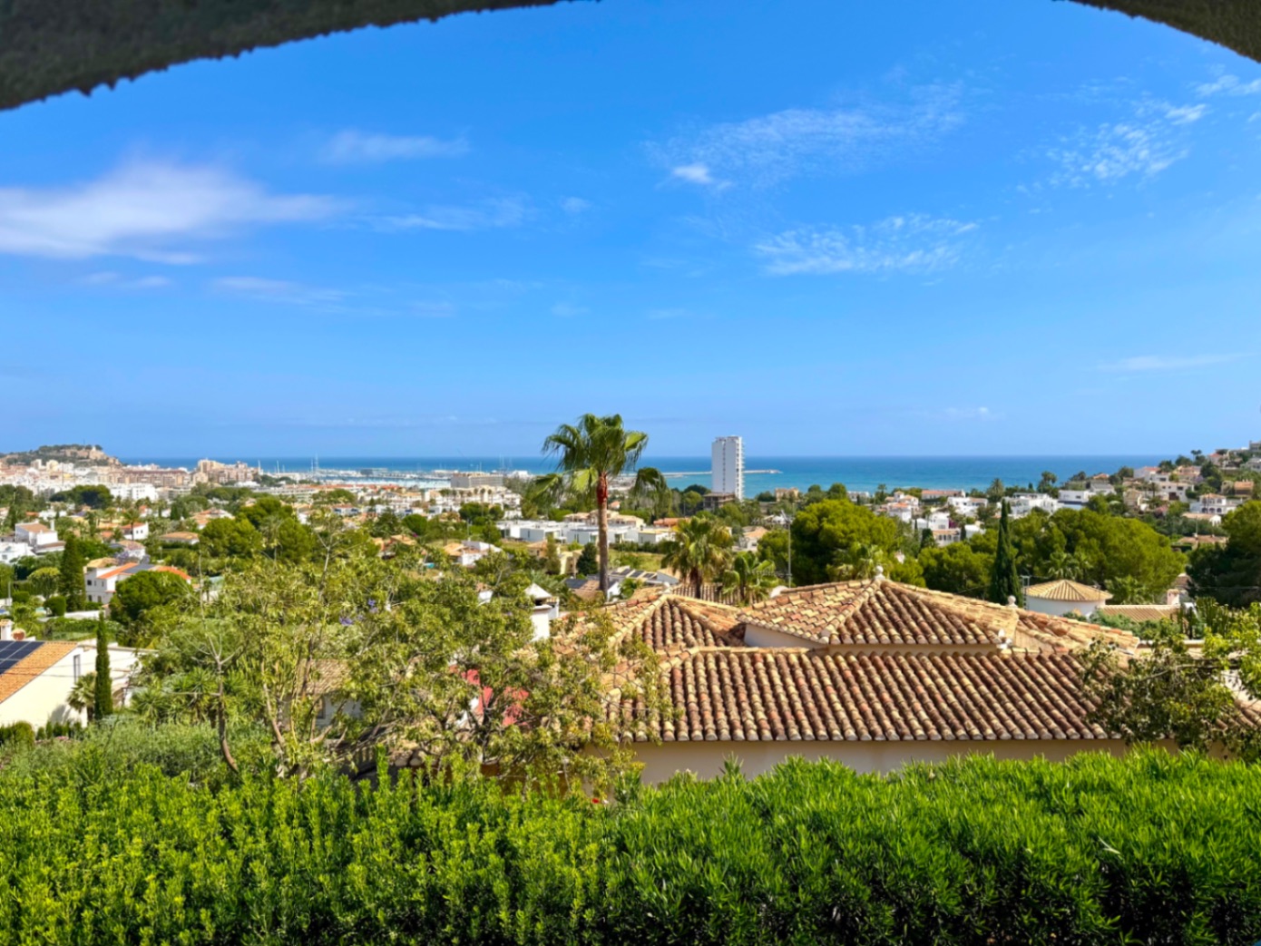 Preciosa villa en venta en Denia con impresionantes vistas al mar 