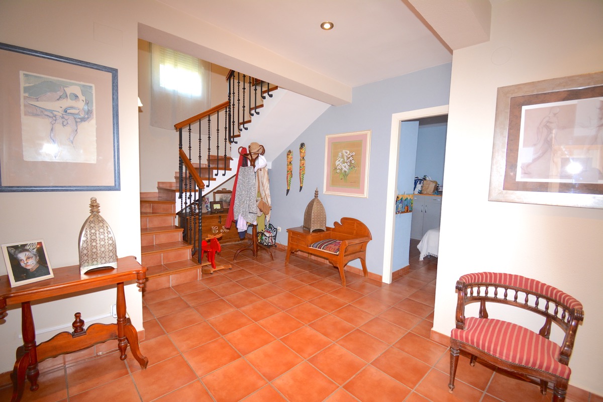 Mooi chalet te koop in een goede woonwijk van Denia.
