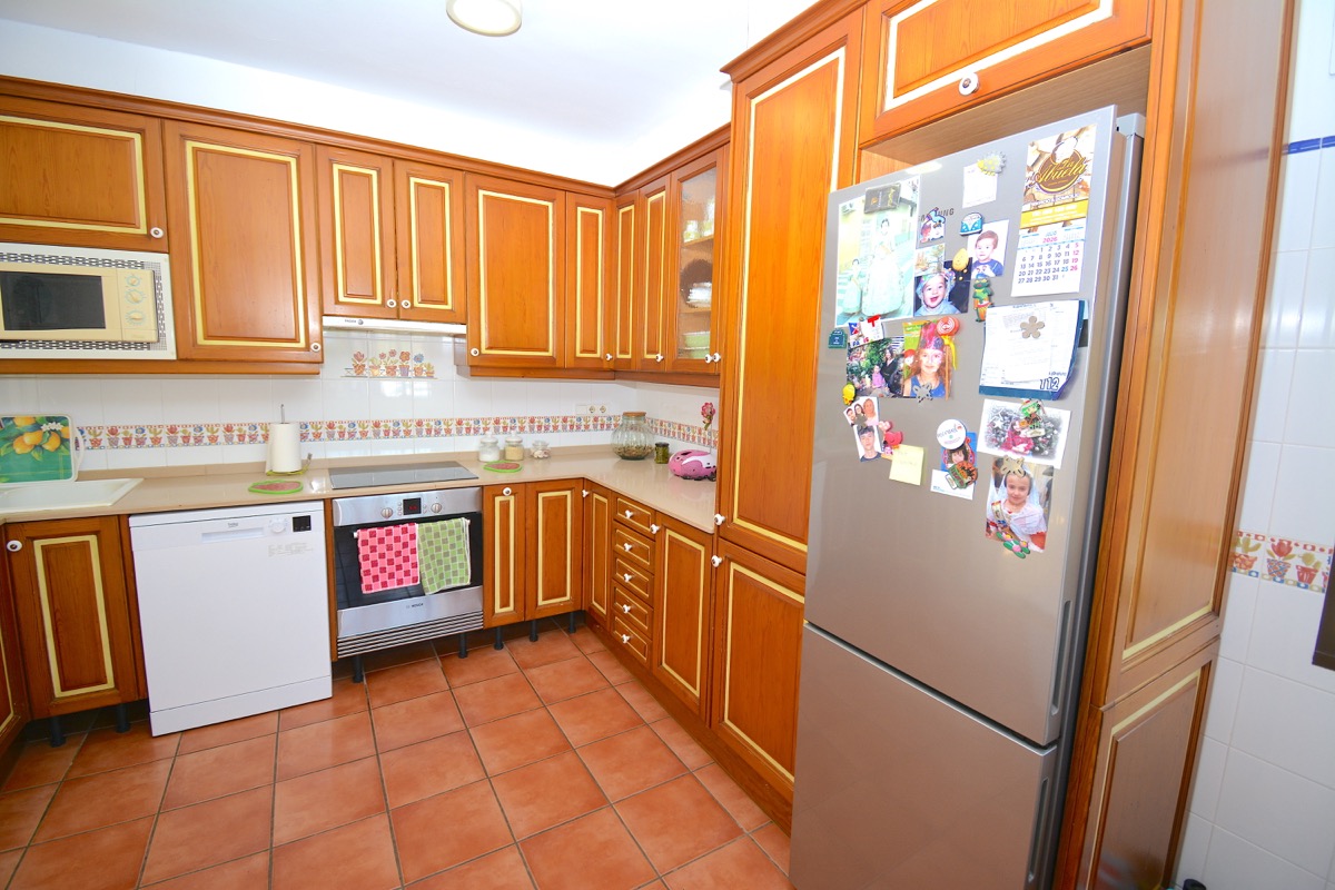 Mooi chalet te koop in een goede woonwijk van Denia.