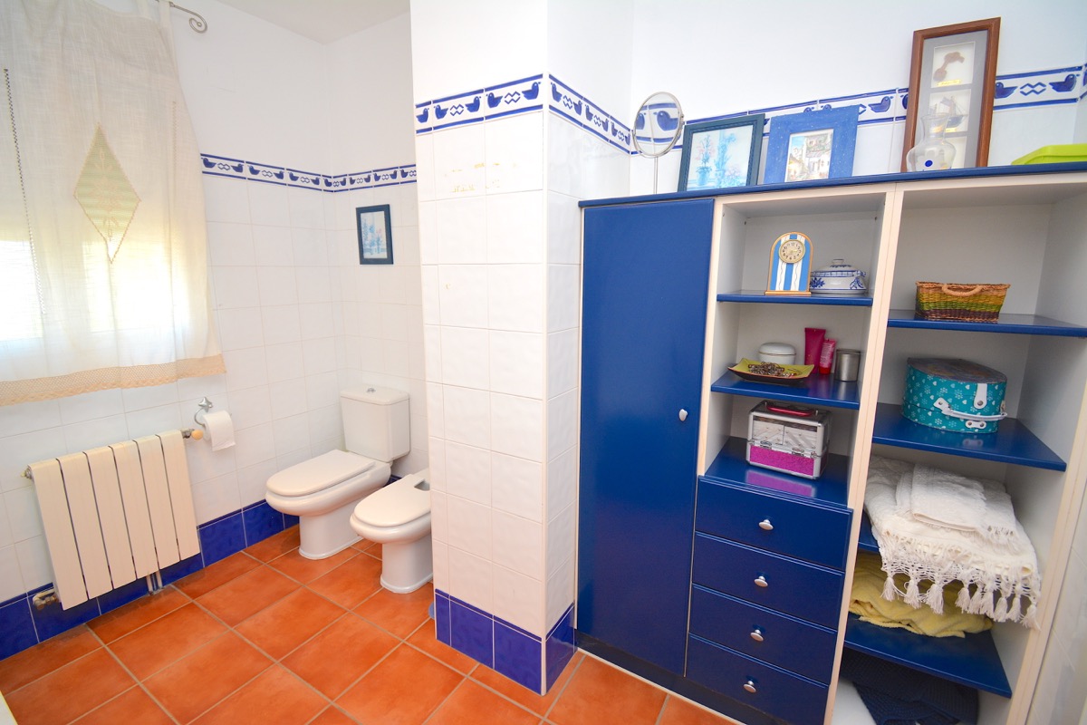 Mooi chalet te koop in een goede woonwijk van Denia.