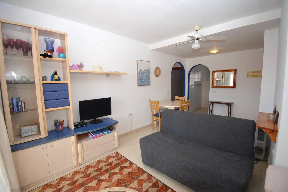 Wohnung zum Verkauf in der Nähe des Dorfes und des Strandes