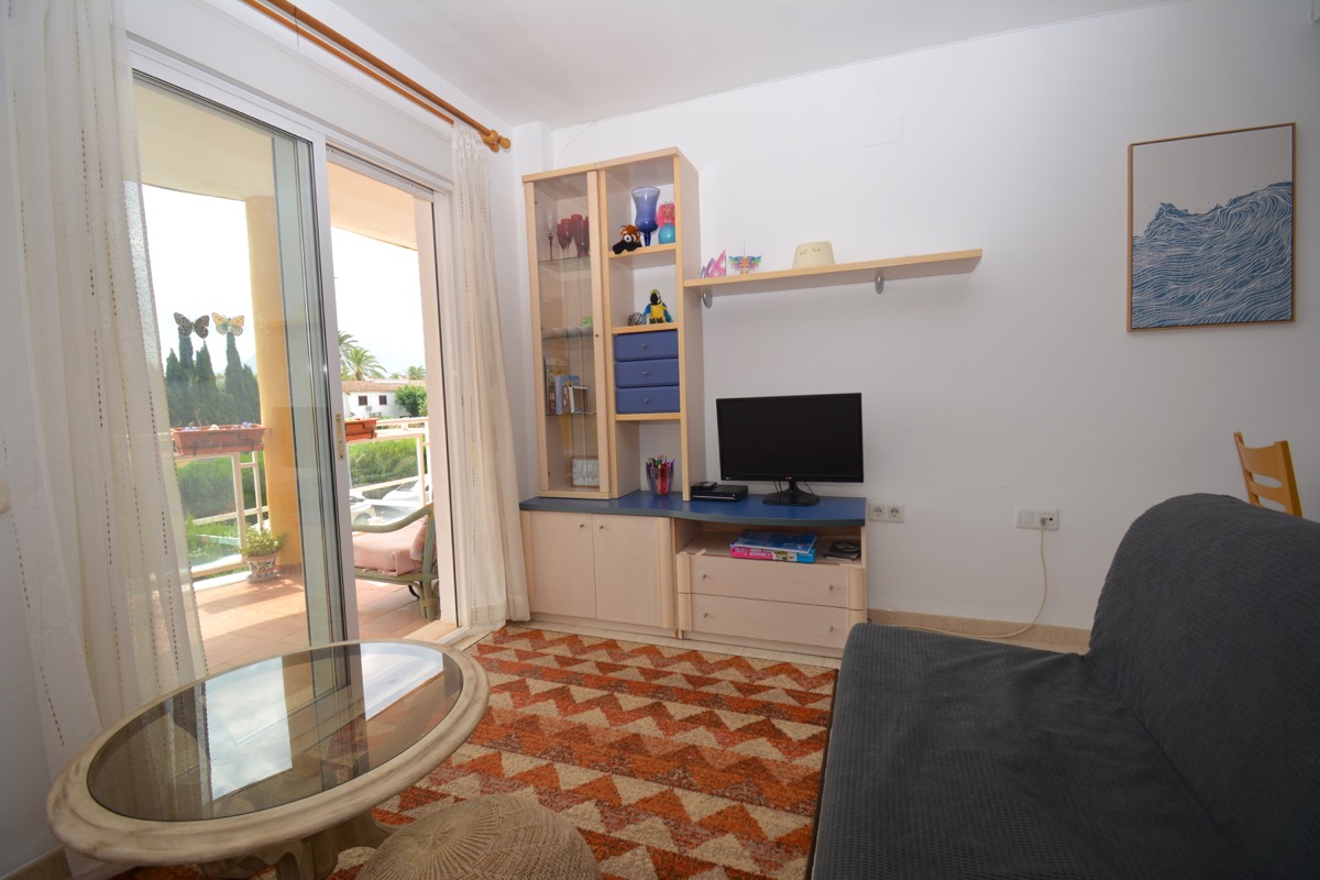 Wohnung zum Verkauf in der Nähe des Dorfes und des Strandes