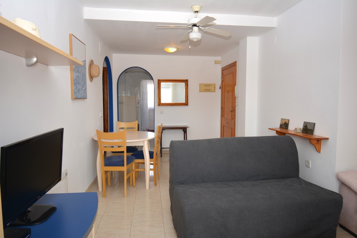 Wohnung zum Verkauf in der Nähe des Dorfes und des Strandes