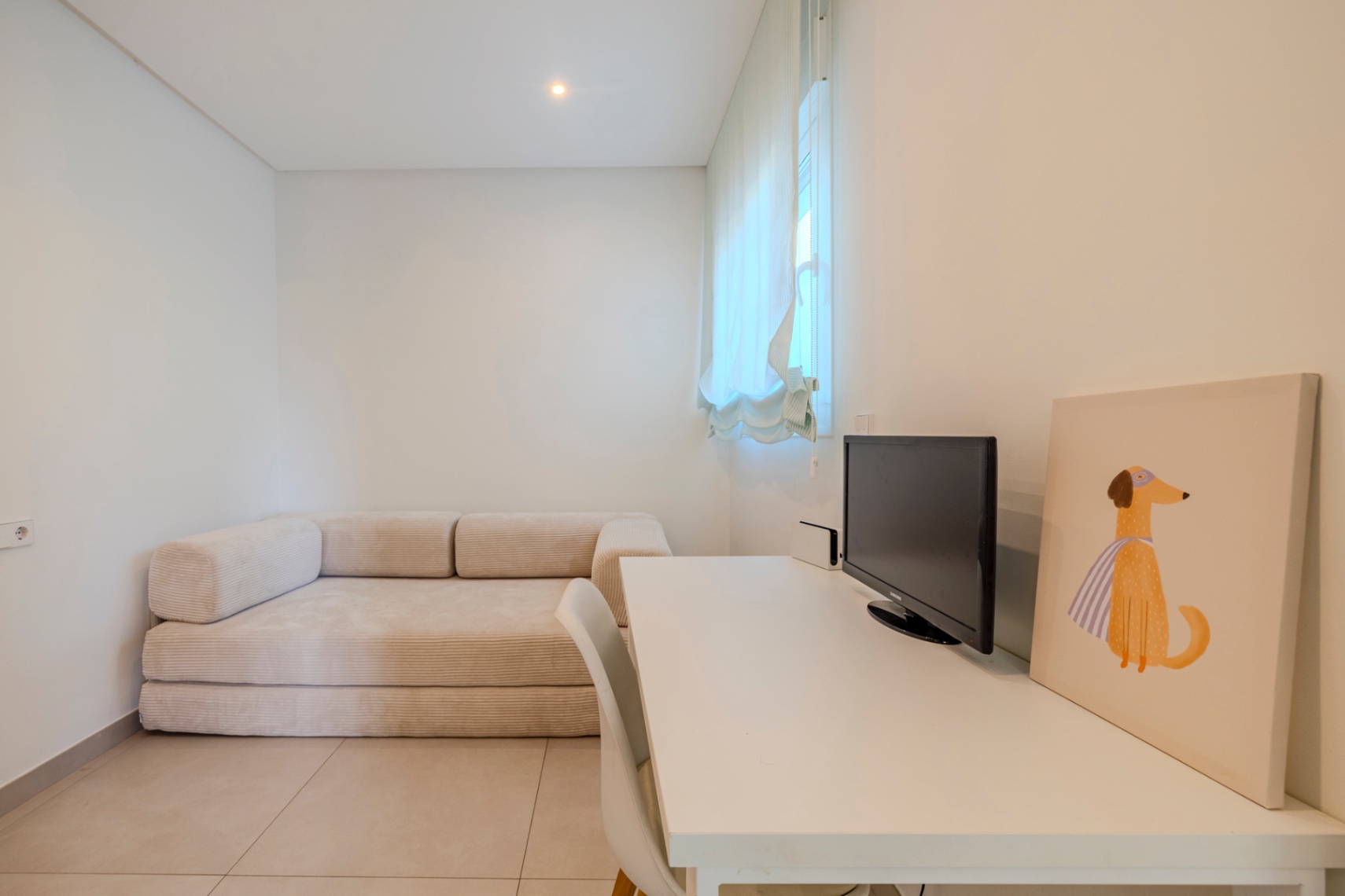 Prachtige geschakelde woning met een spectaculaire dakterras op slechts een paar stappen van het centrum van Denia.