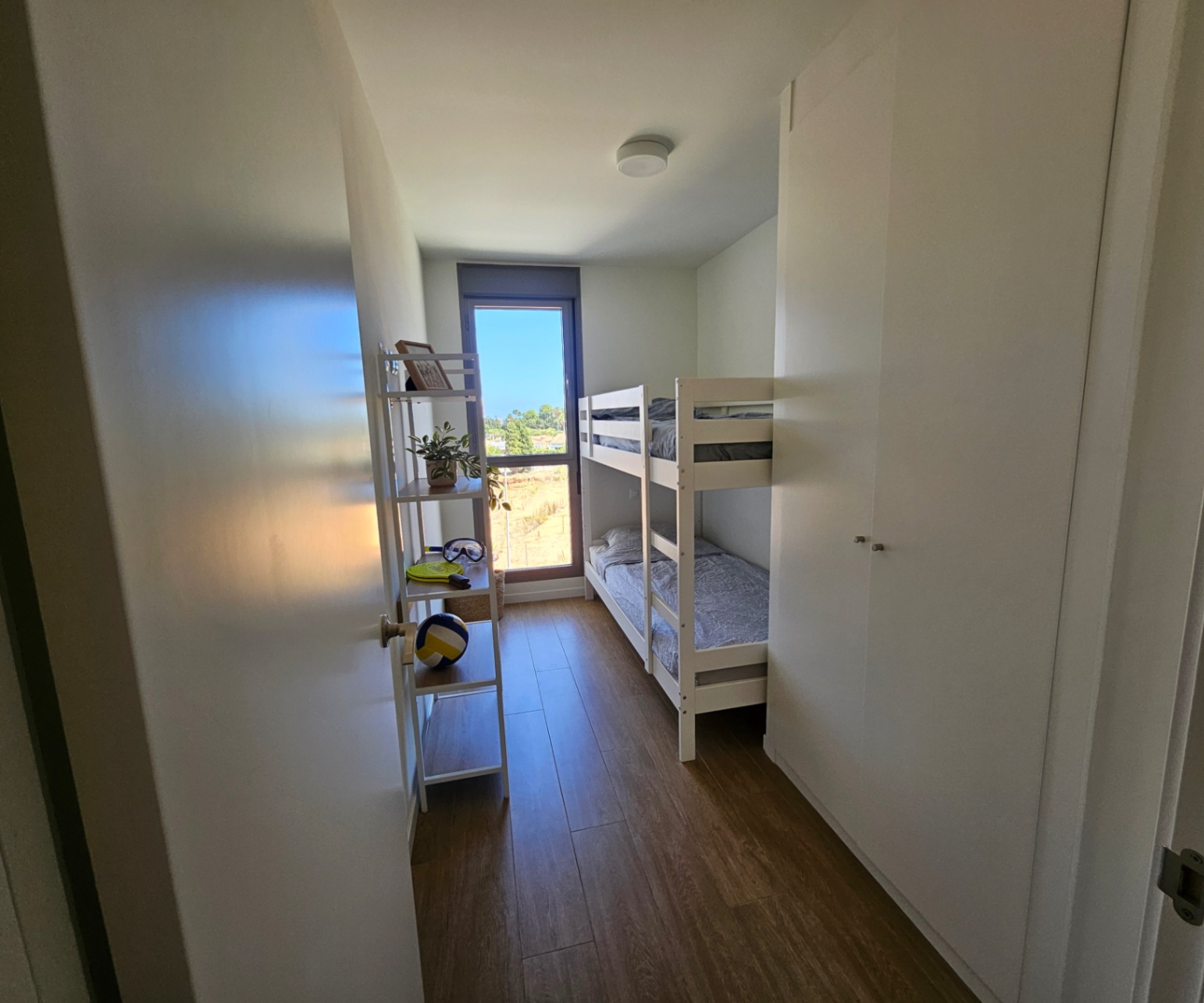 Espacioso y elegante apartamento en venta en Denia a solo unos pasos del centro.