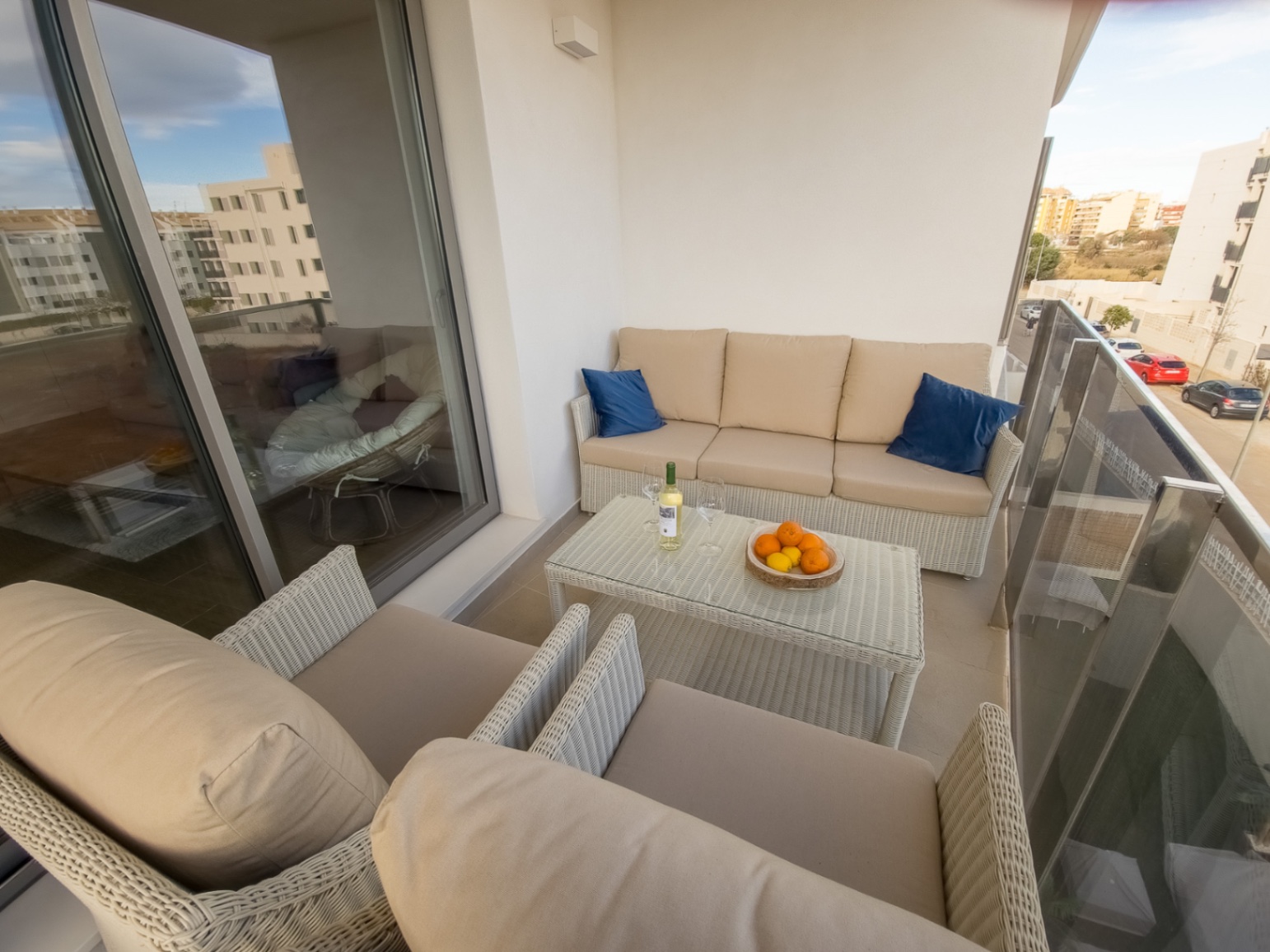 Espacioso y elegante apartamento en venta en Denia a solo unos pasos del centro.