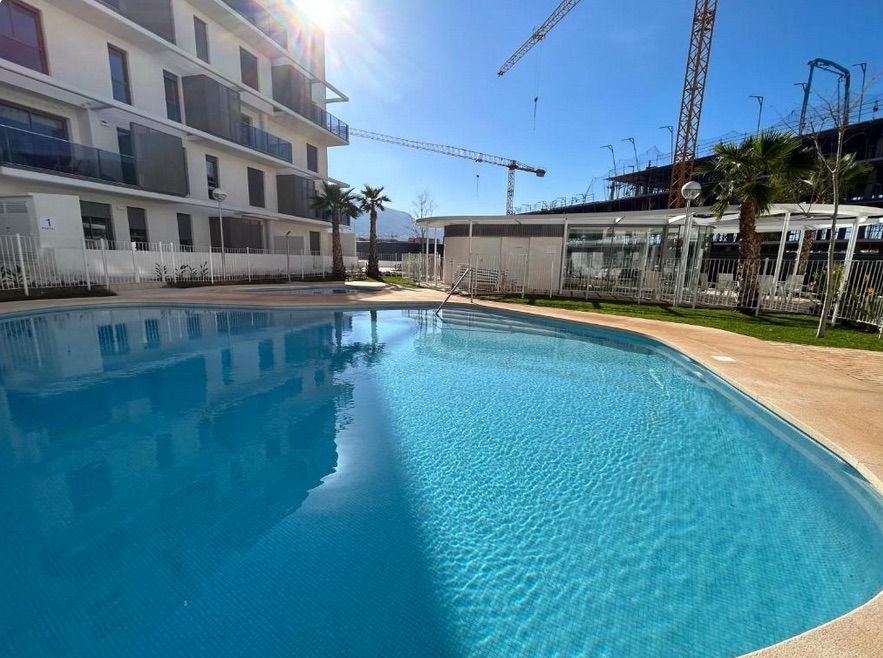 Espacioso y elegante apartamento en venta en Denia a solo unos pasos del centro.