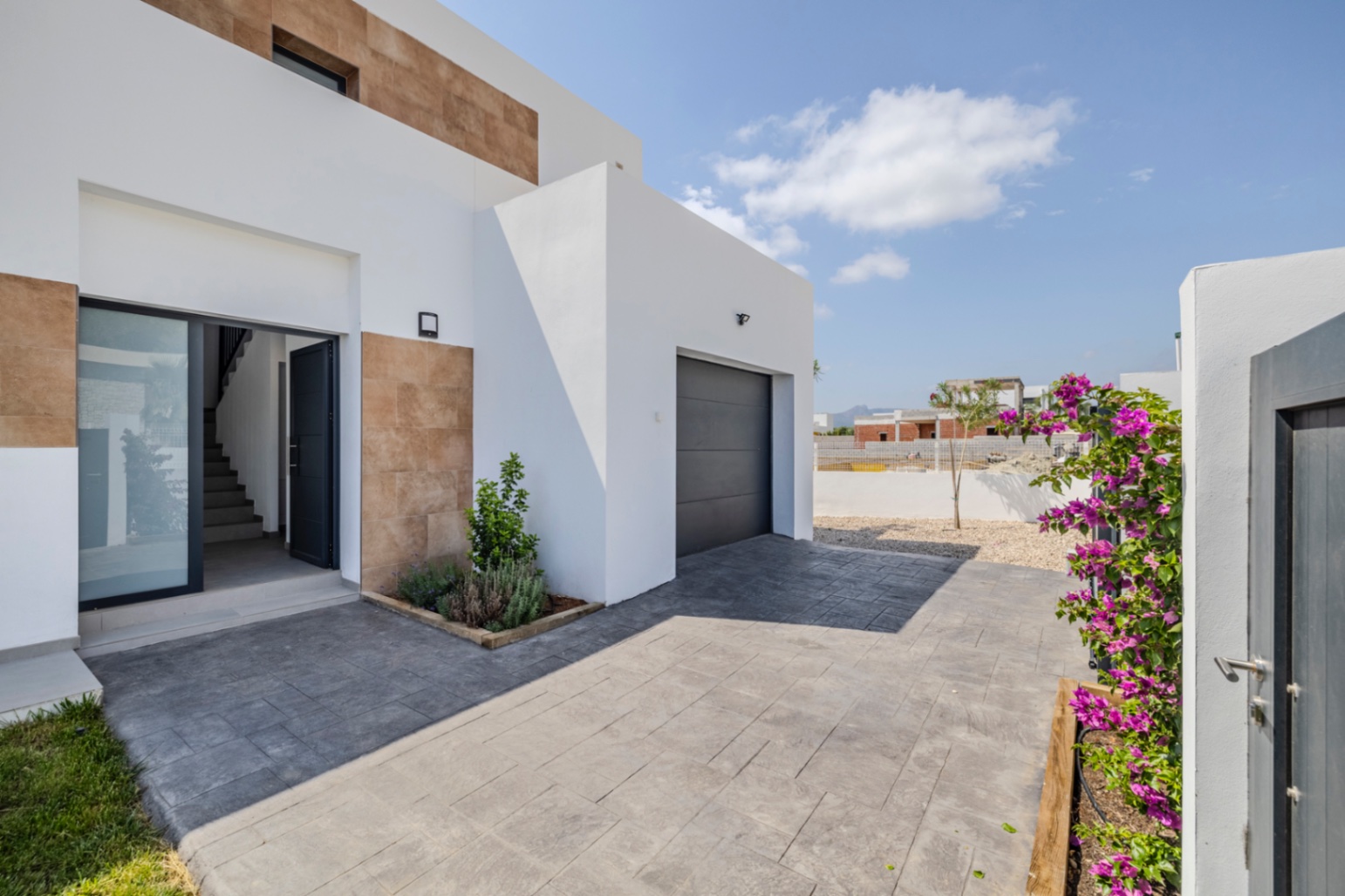Exclusiva villa moderna a estrenar en Beniarbeig