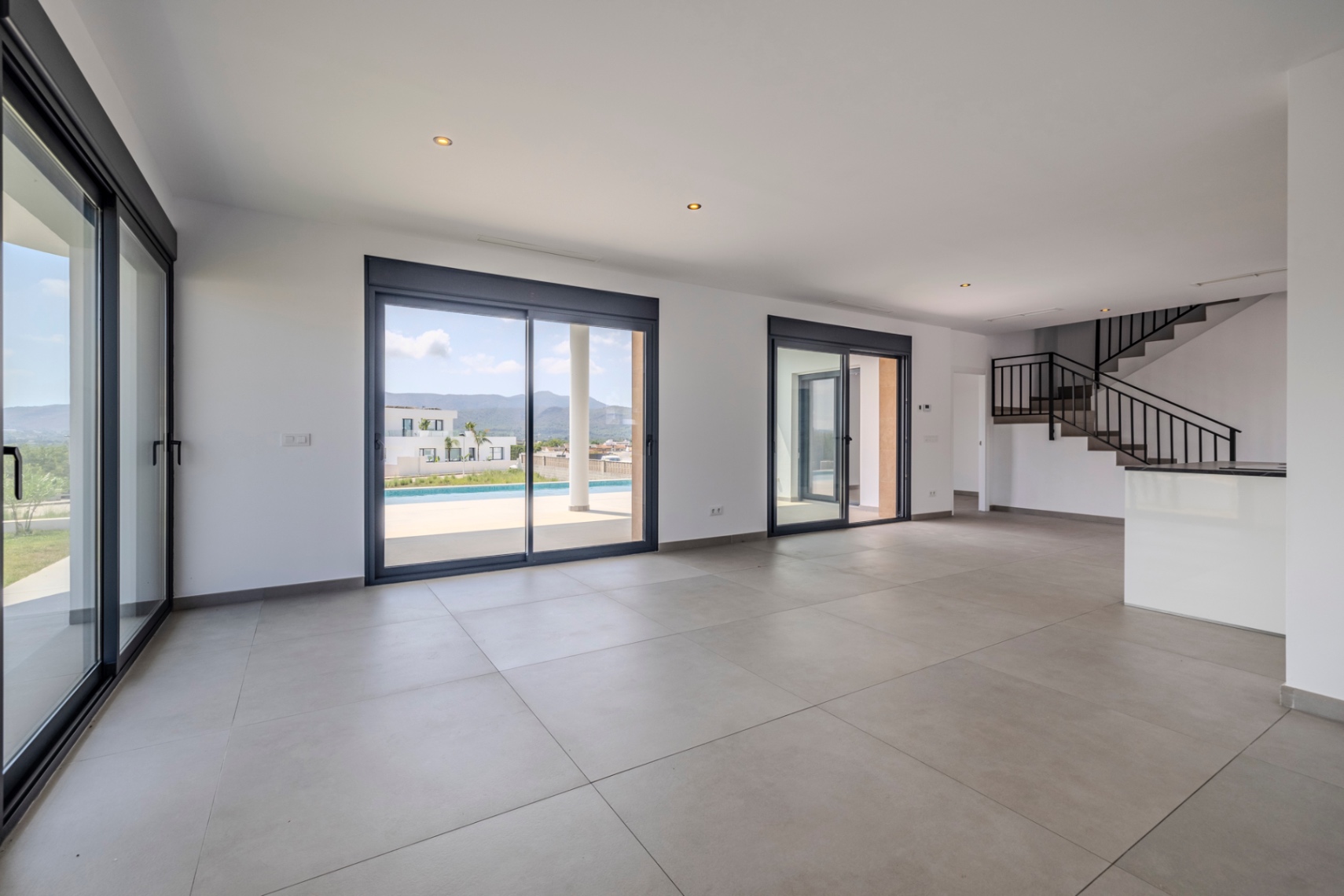 Exclusiva villa moderna a estrenar en Beniarbeig