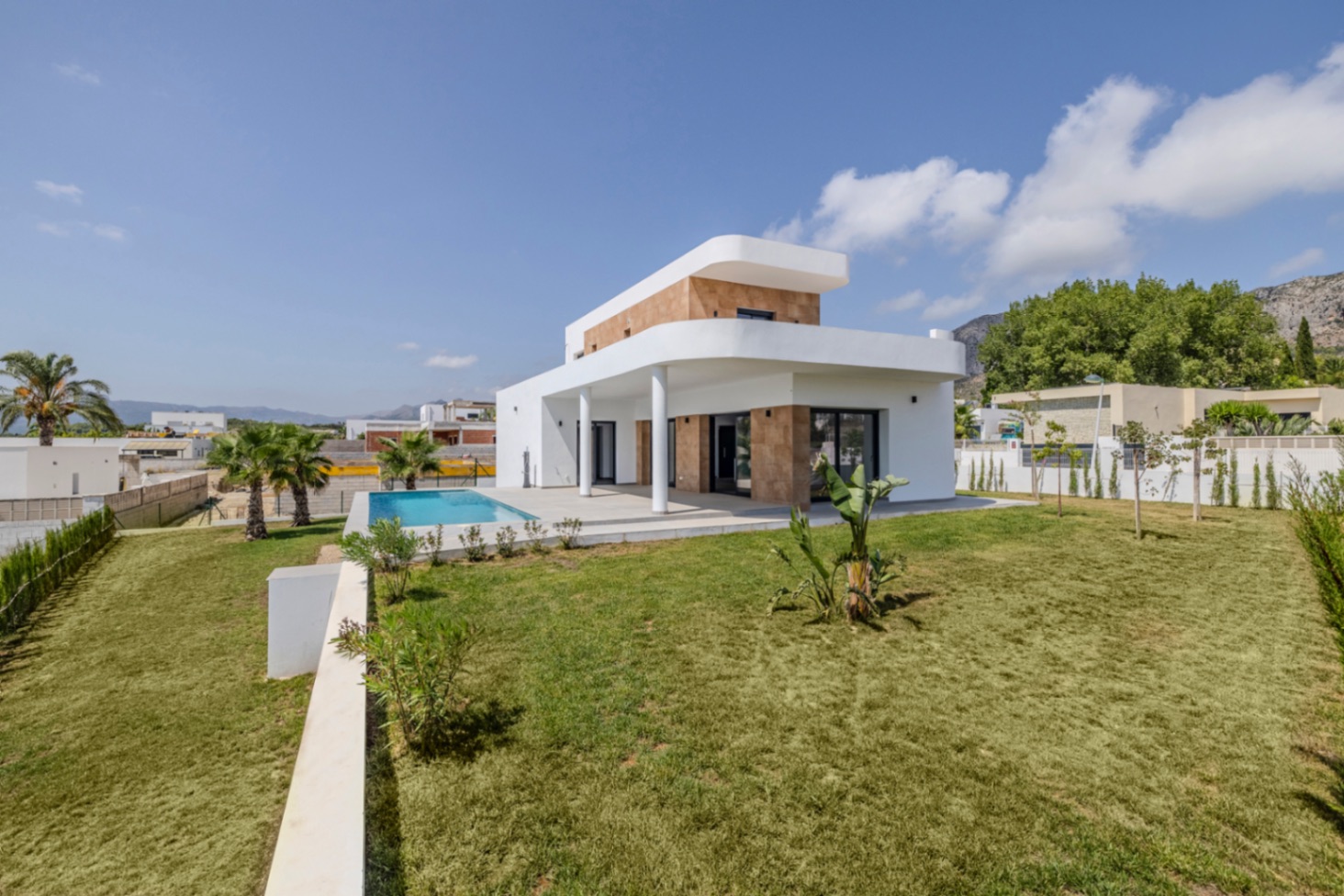 Exclusiva villa moderna a estrenar en Beniarbeig