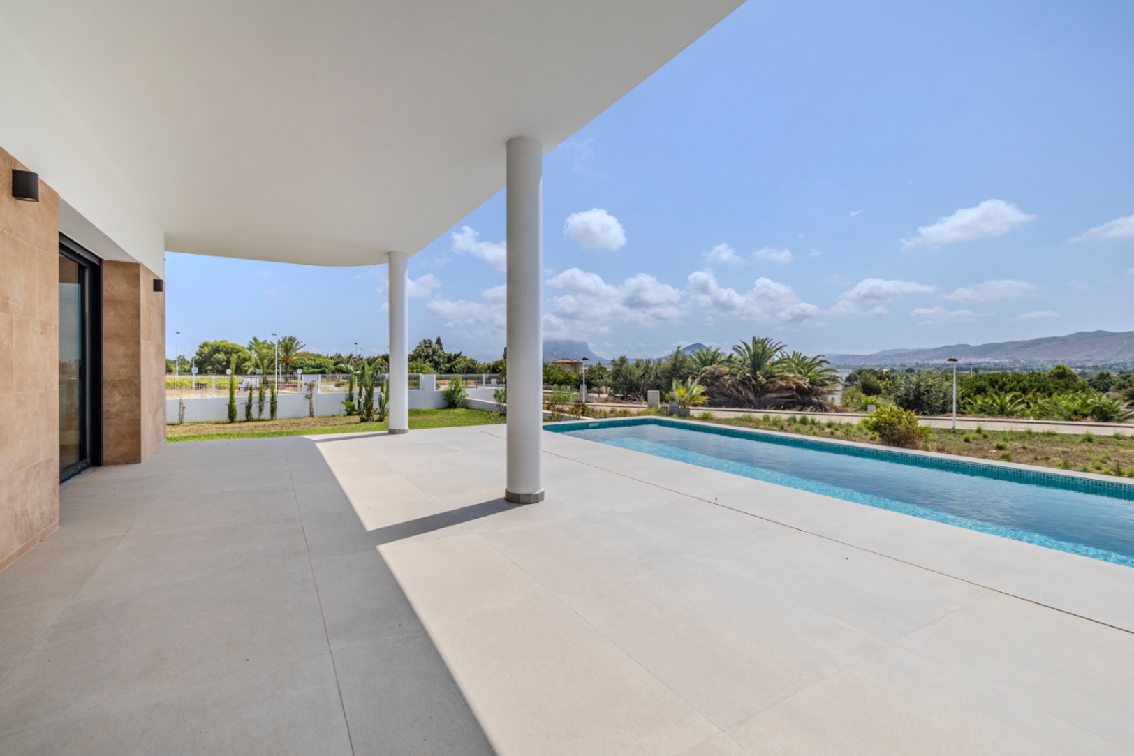 Exclusiva villa moderna a estrenar en Beniarbeig