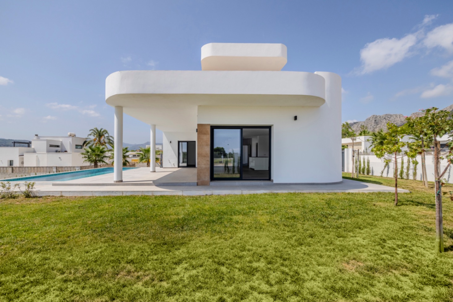 Exclusiva villa moderna a estrenar en Beniarbeig