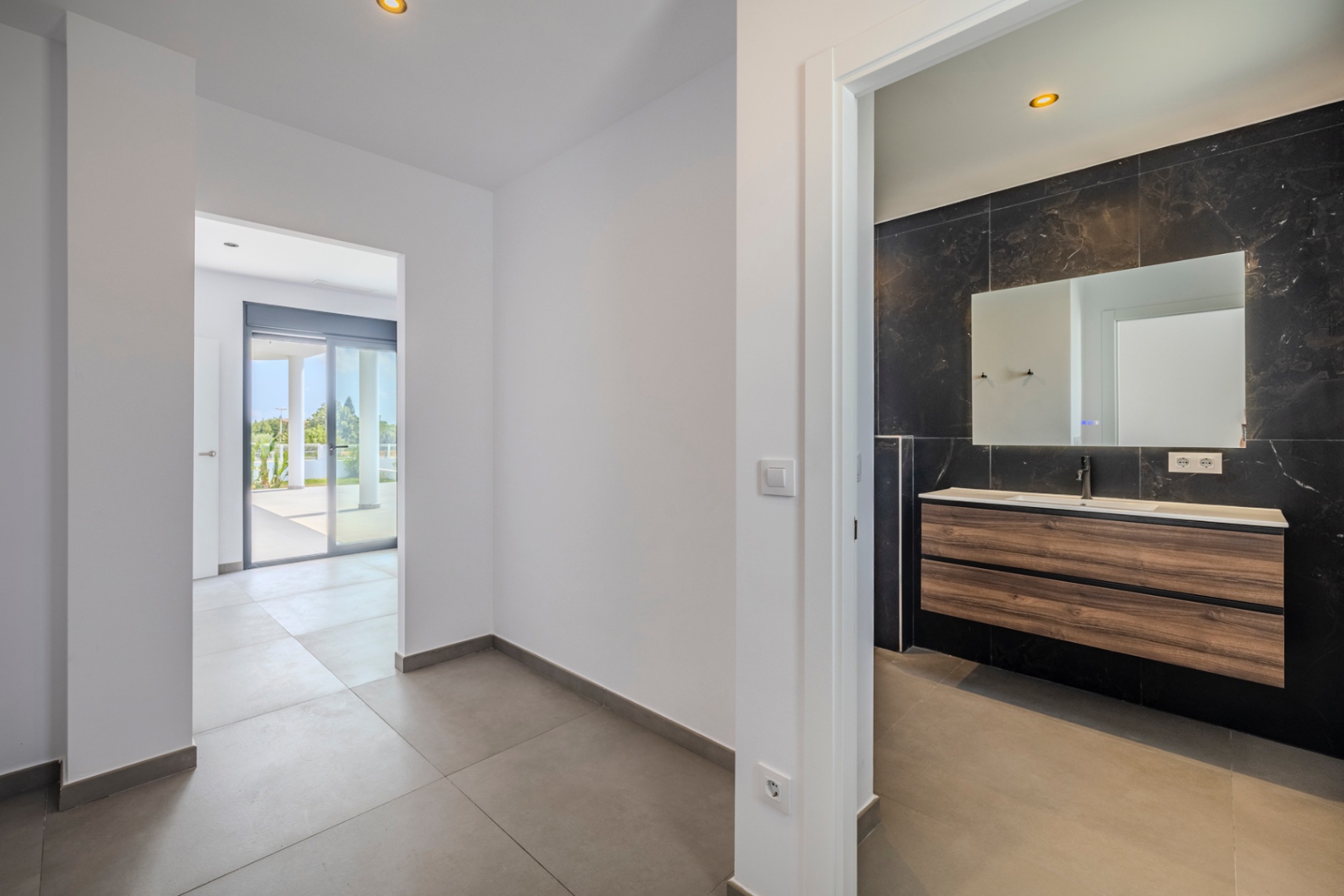 Exclusiva villa moderna a estrenar en Beniarbeig