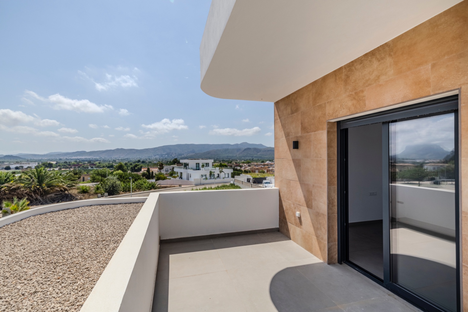 Exclusiva villa moderna a estrenar en Beniarbeig