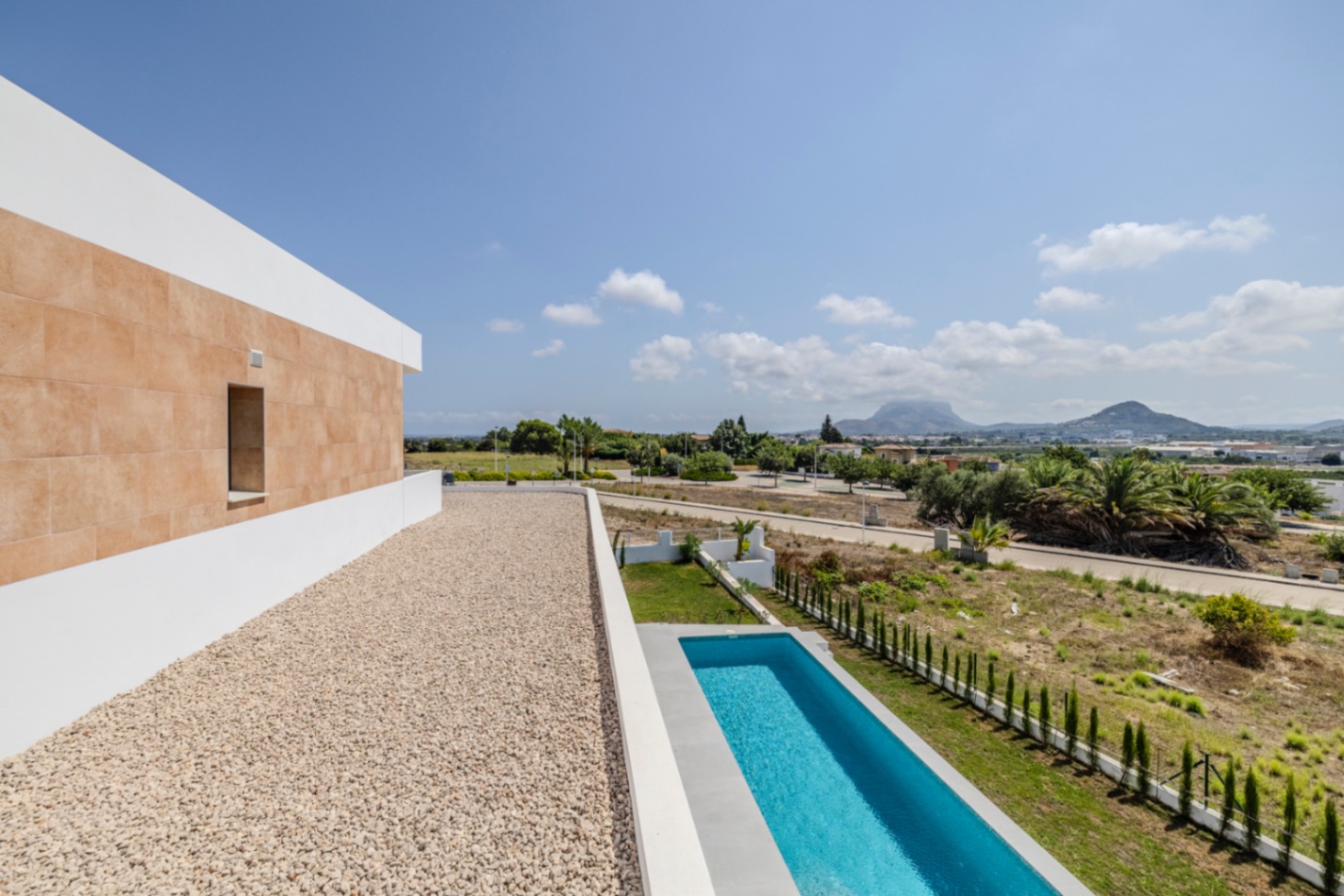Exclusiva villa moderna a estrenar en Beniarbeig