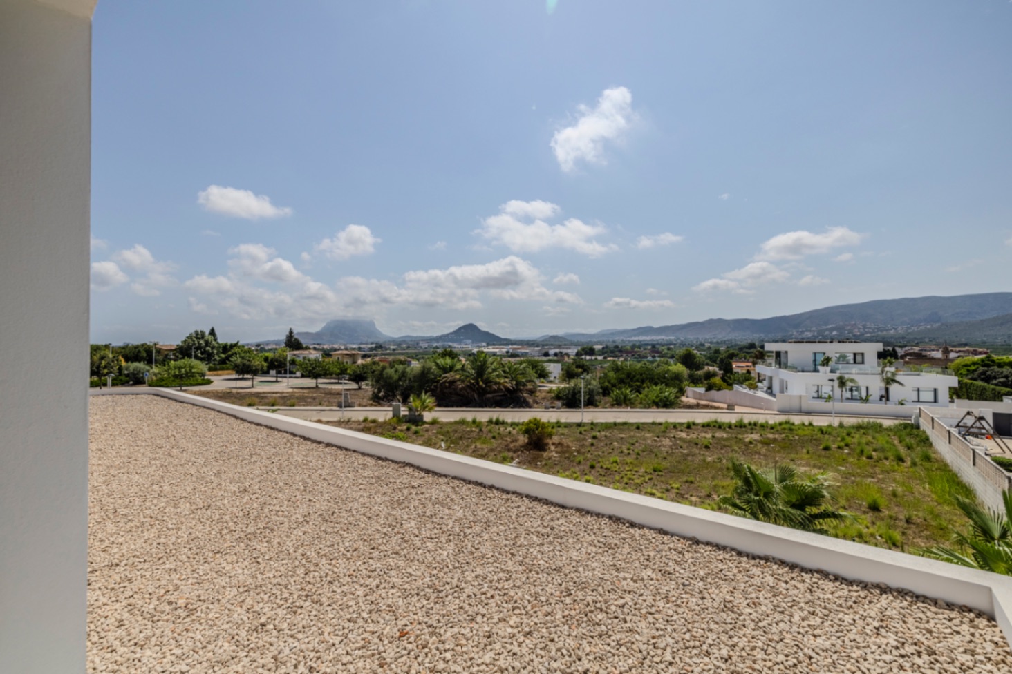 Exclusiva villa moderna a estrenar en Beniarbeig