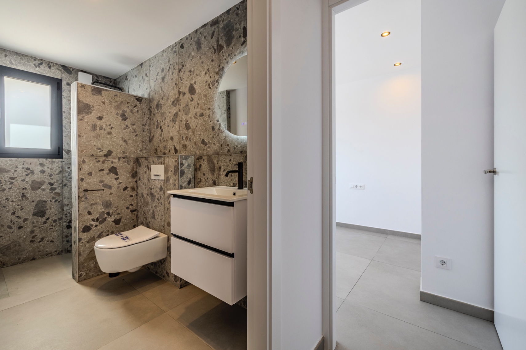Exclusiva villa moderna a estrenar en Beniarbeig