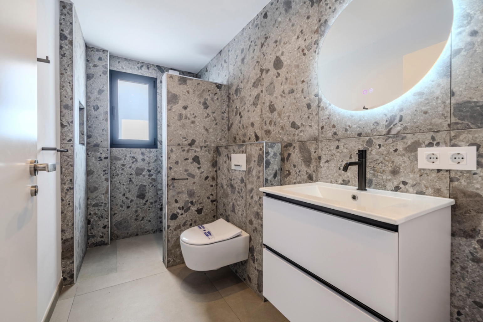Exclusiva villa moderna a estrenar en Beniarbeig