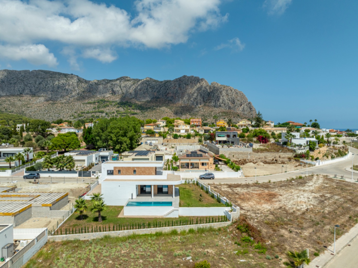 Exclusiva villa moderna a estrenar en Beniarbeig