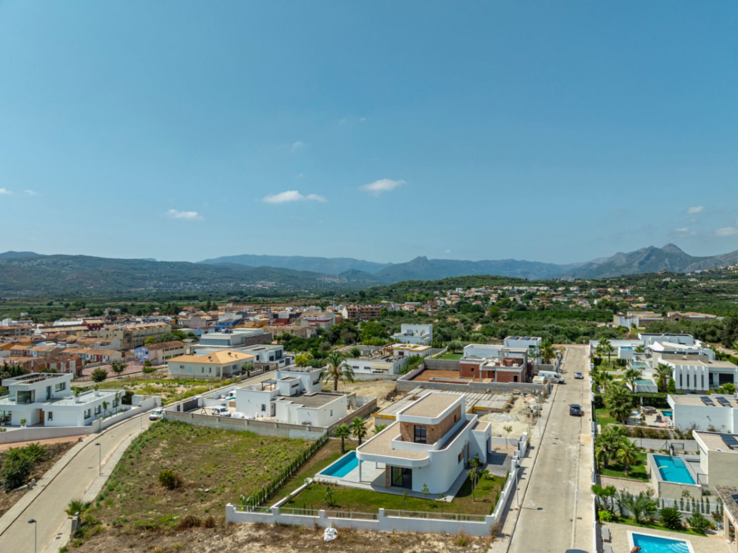 Exclusiva villa moderna a estrenar en Beniarbeig