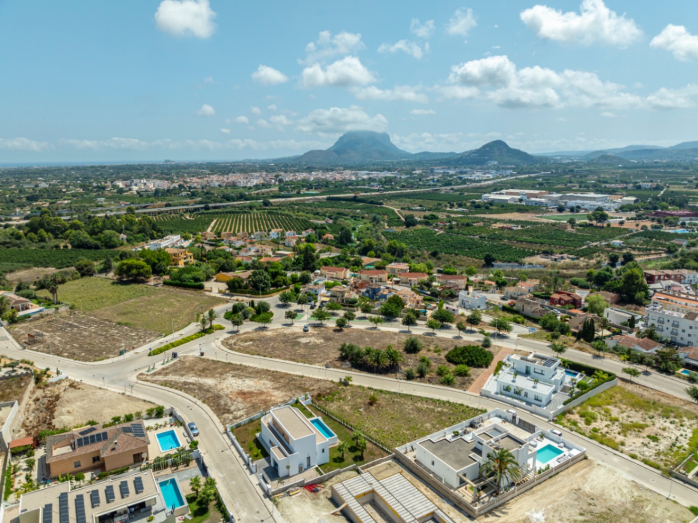 Exclusiva villa moderna a estrenar en Beniarbeig