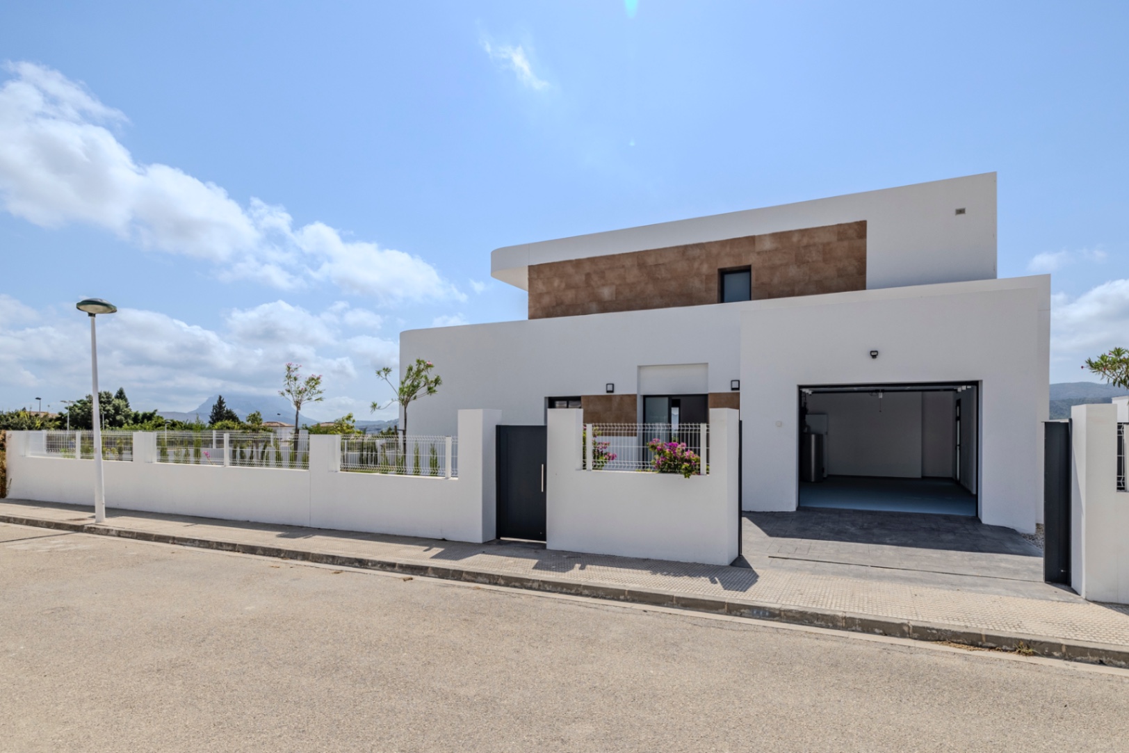 Exclusiva villa moderna a estrenar en Beniarbeig