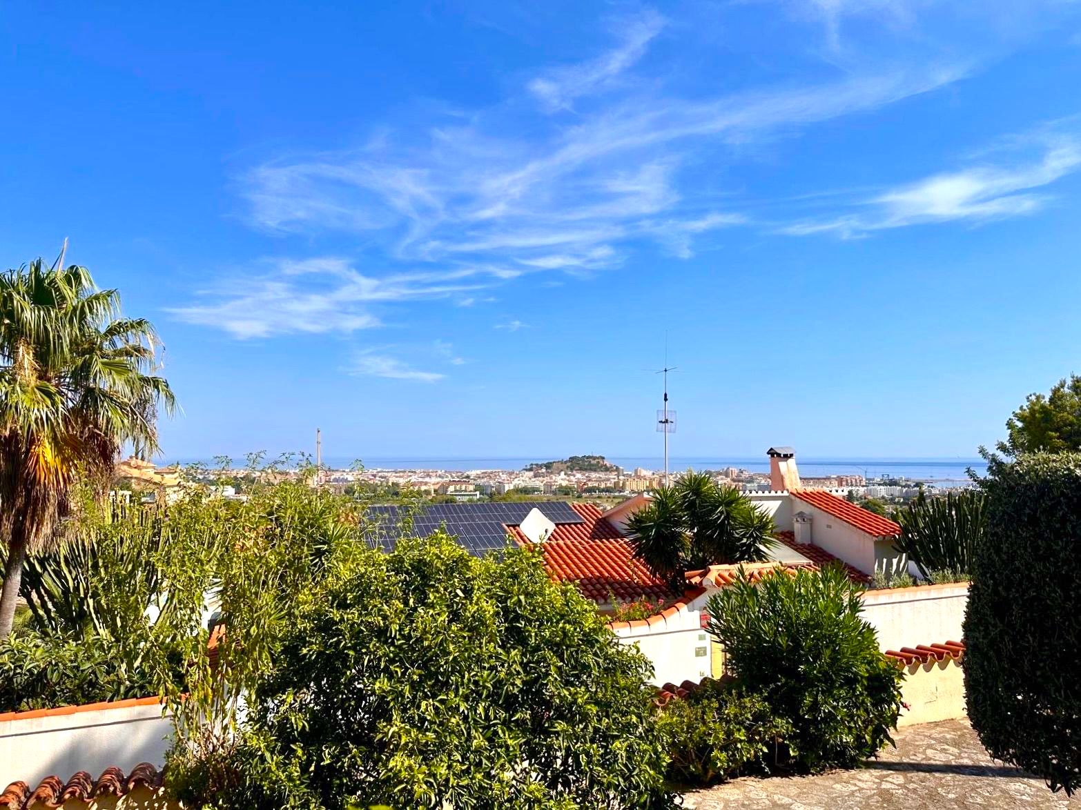 Villa con espectaculares vistas al mar en venta en Denia