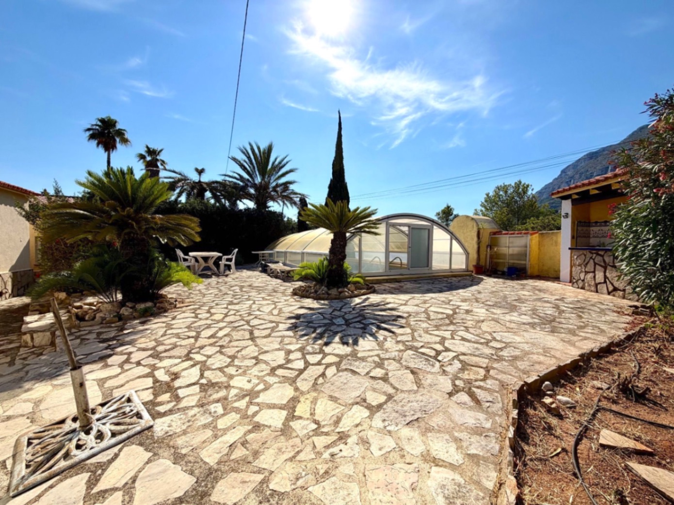 Villa con espectaculares vistas al mar en venta en Denia