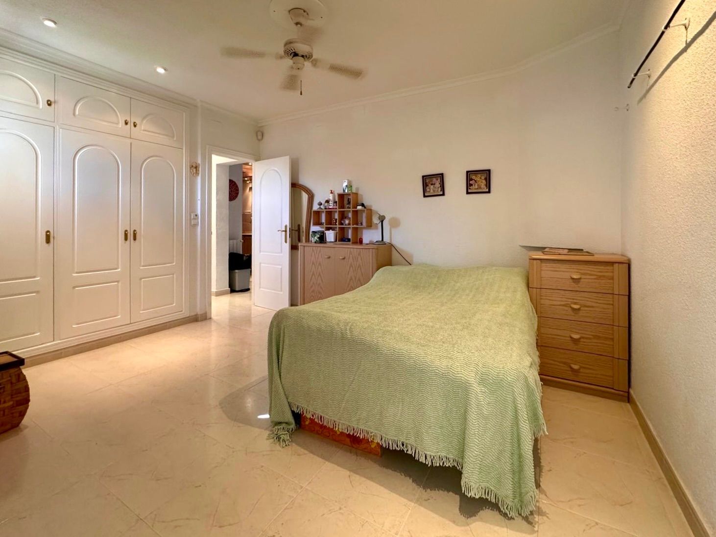 Villa con espectaculares vistas al mar en venta en Denia
