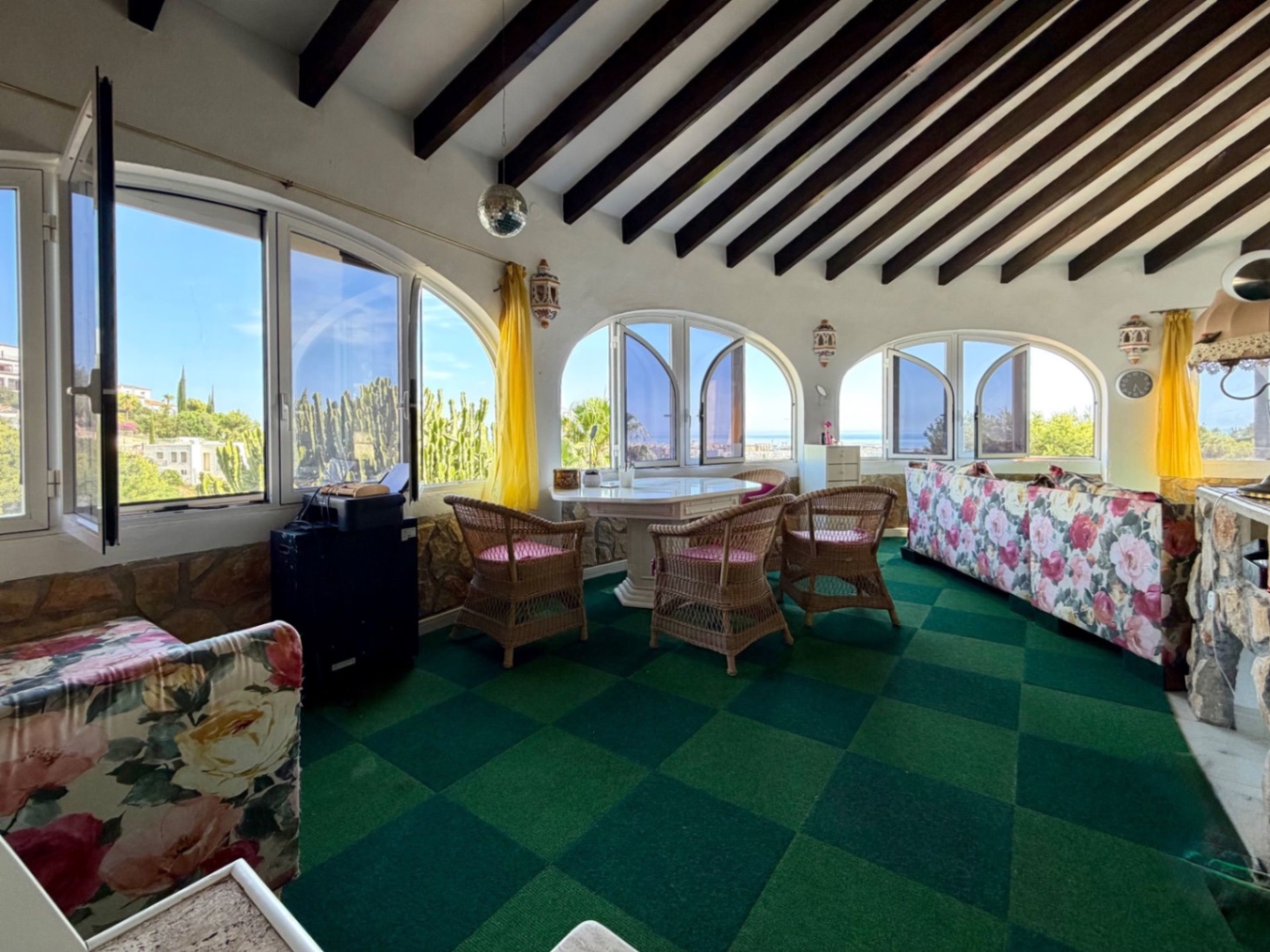 Villa con espectaculares vistas al mar en venta en Denia