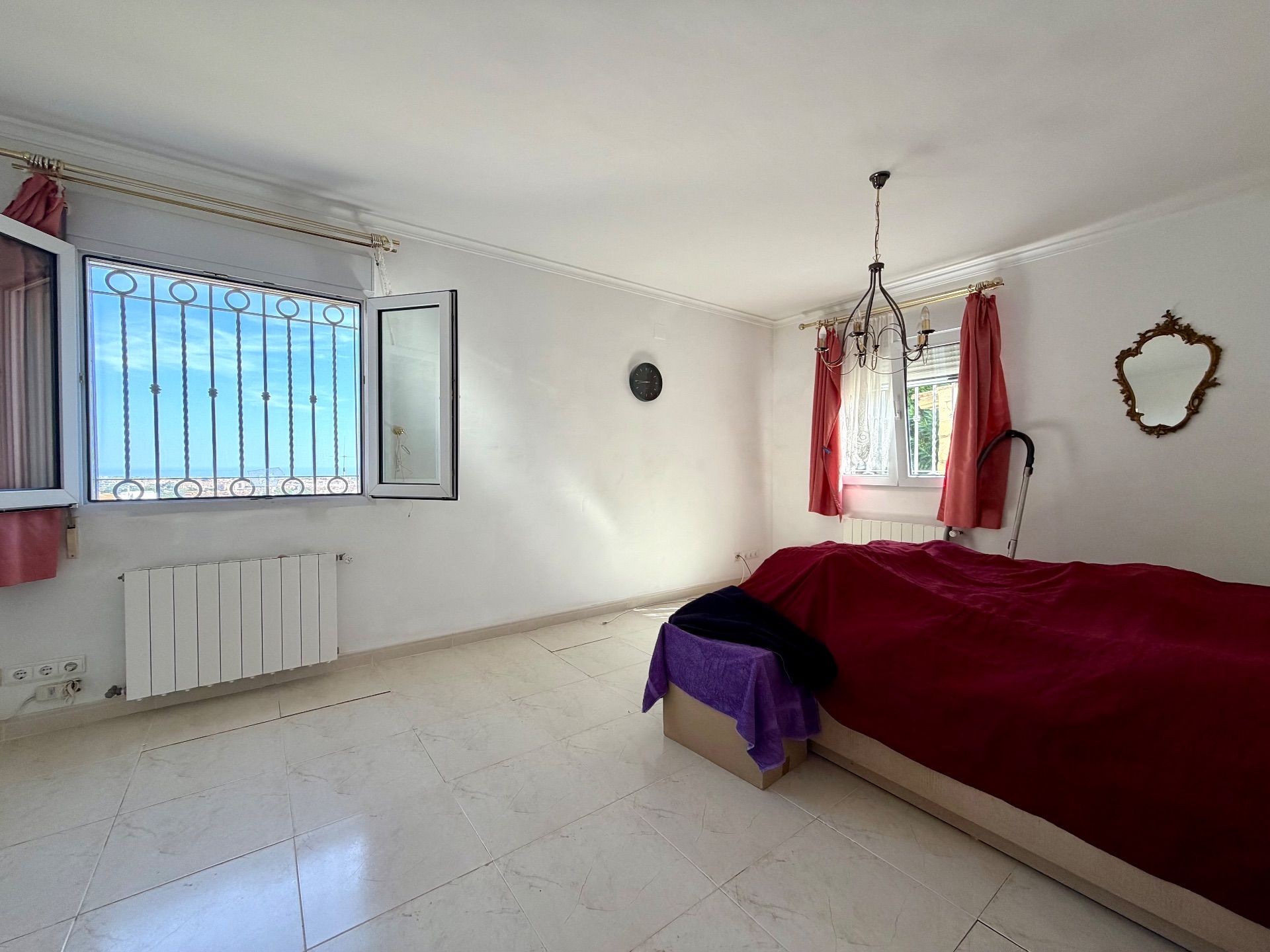 Villa con espectaculares vistas al mar en venta en Denia