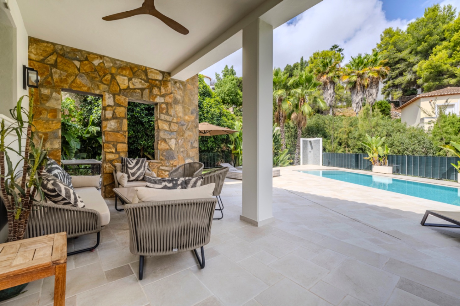Exclusiva villa de lujo en venta en La Sella con unas vistas preciosas.