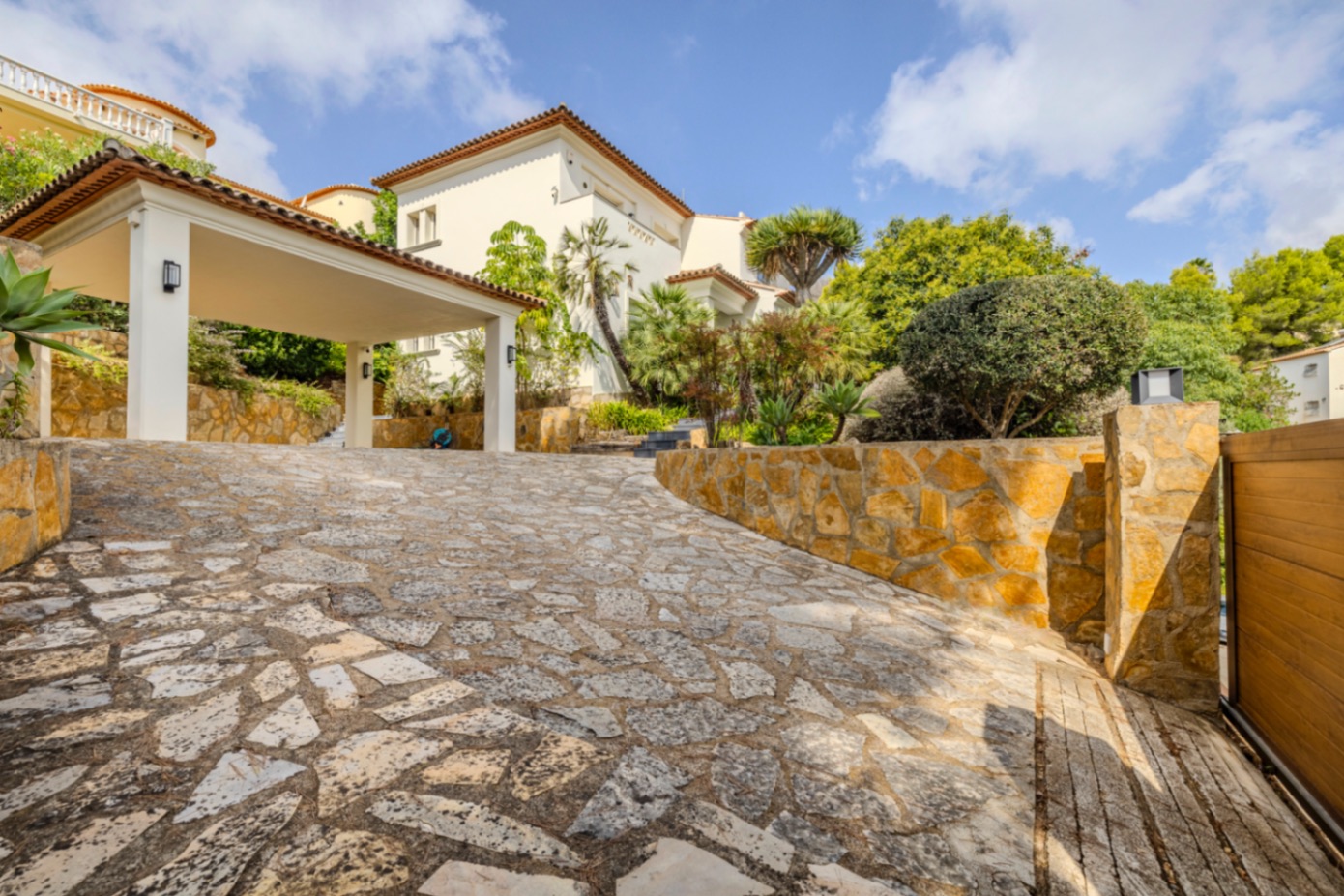 Exclusiva villa de lujo en venta en La Sella con unas vistas preciosas.