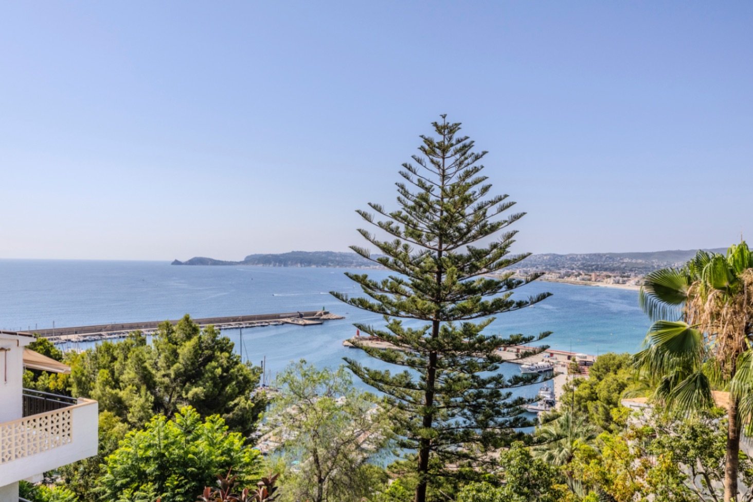 Villa till salu i Jávea, nära hamnen och med spektakulära vyer.