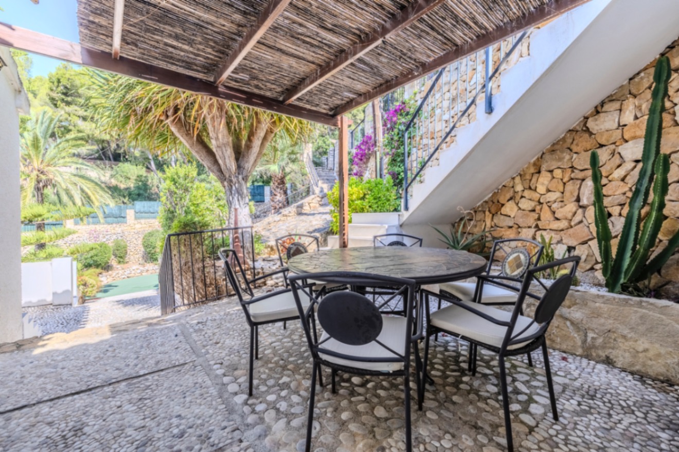 Villa till salu i Jávea, nära hamnen och med spektakulära vyer.