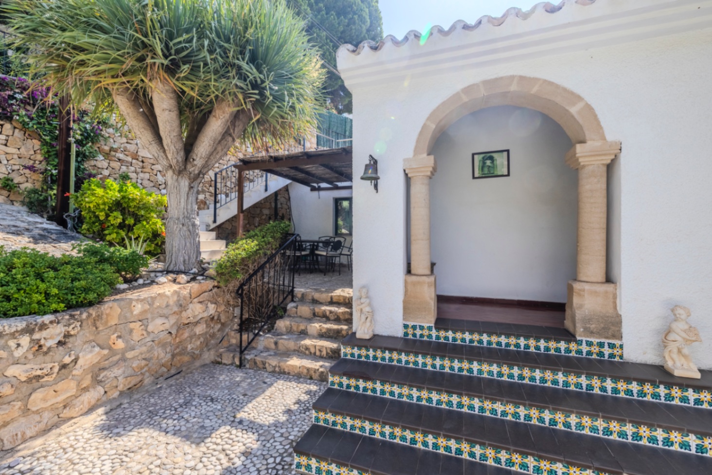 Villa till salu i Jávea, nära hamnen och med spektakulära vyer.