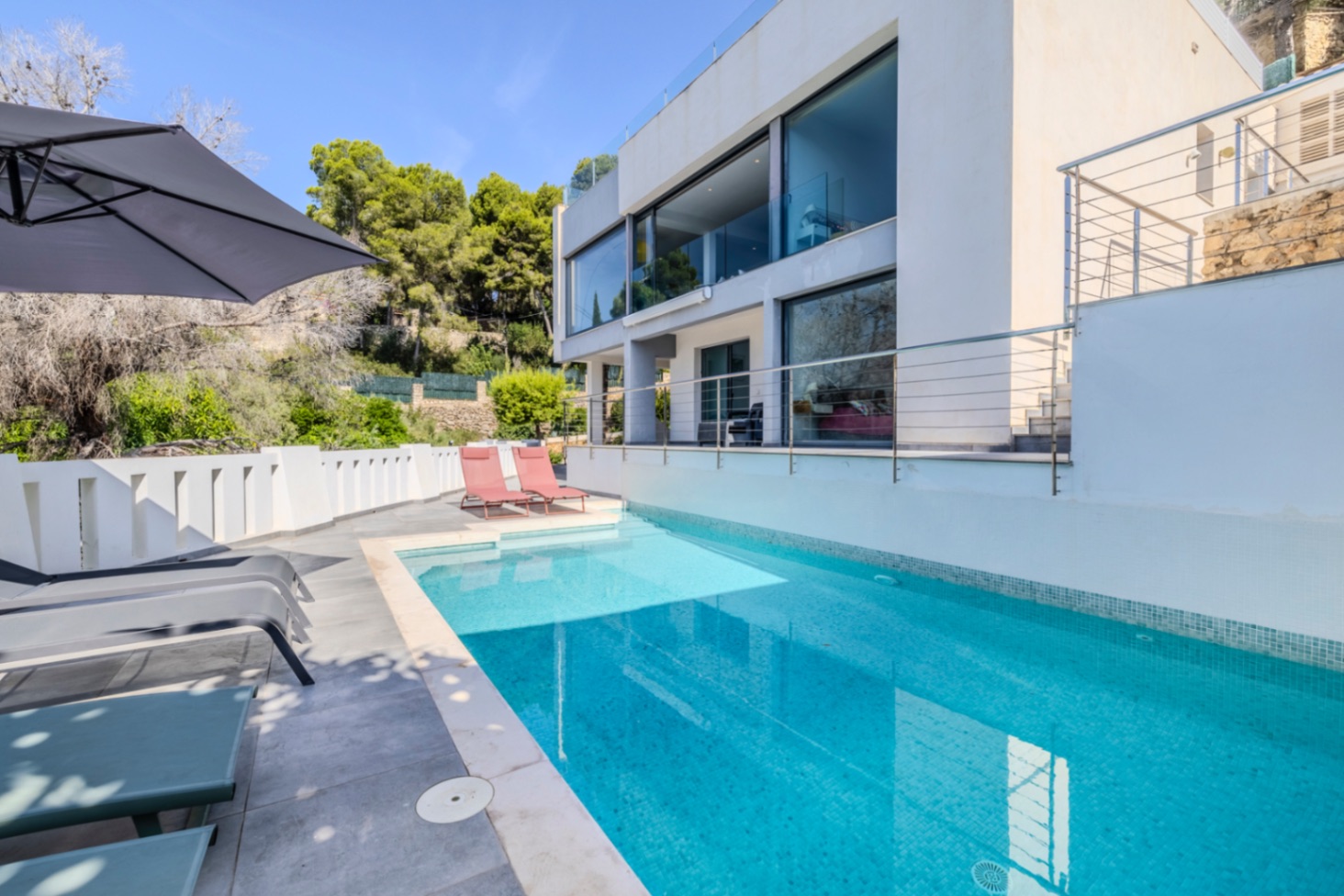 Villa till salu i Jávea, nära hamnen och med spektakulära vyer.
