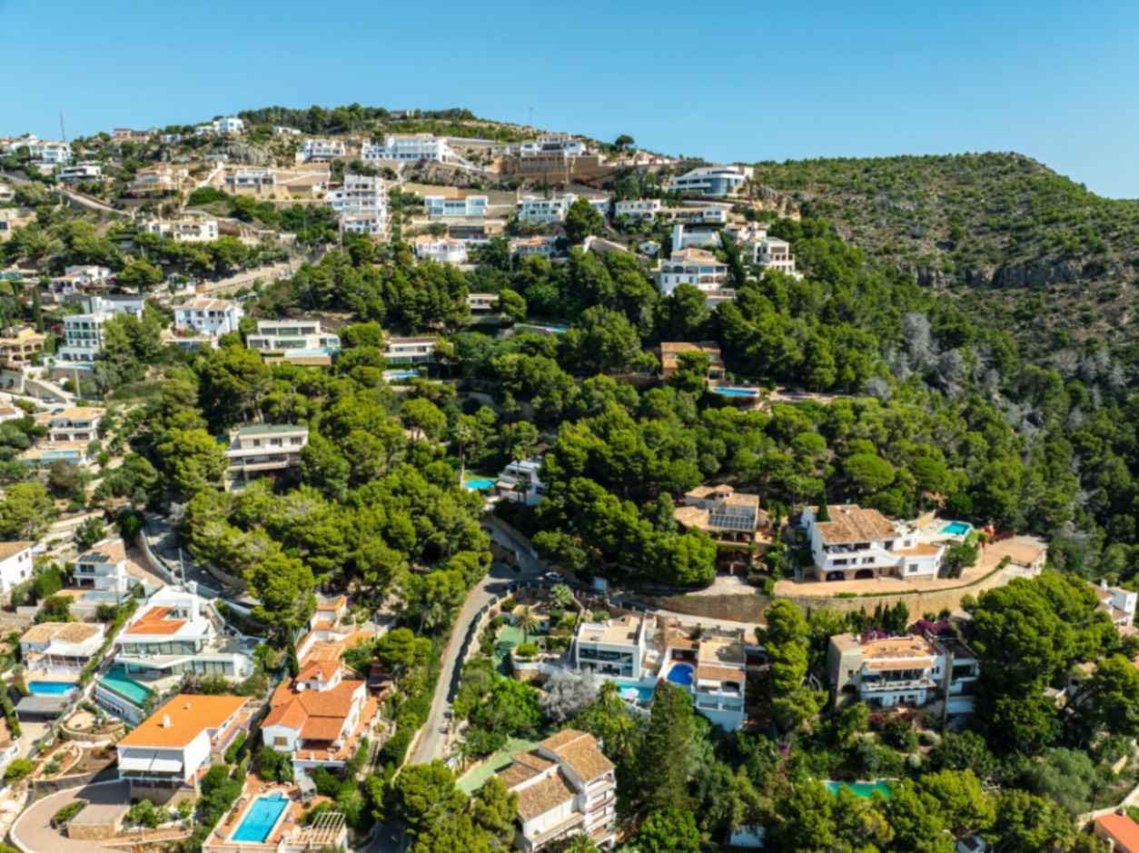 Villa till salu i Jávea, nära hamnen och med spektakulära vyer.