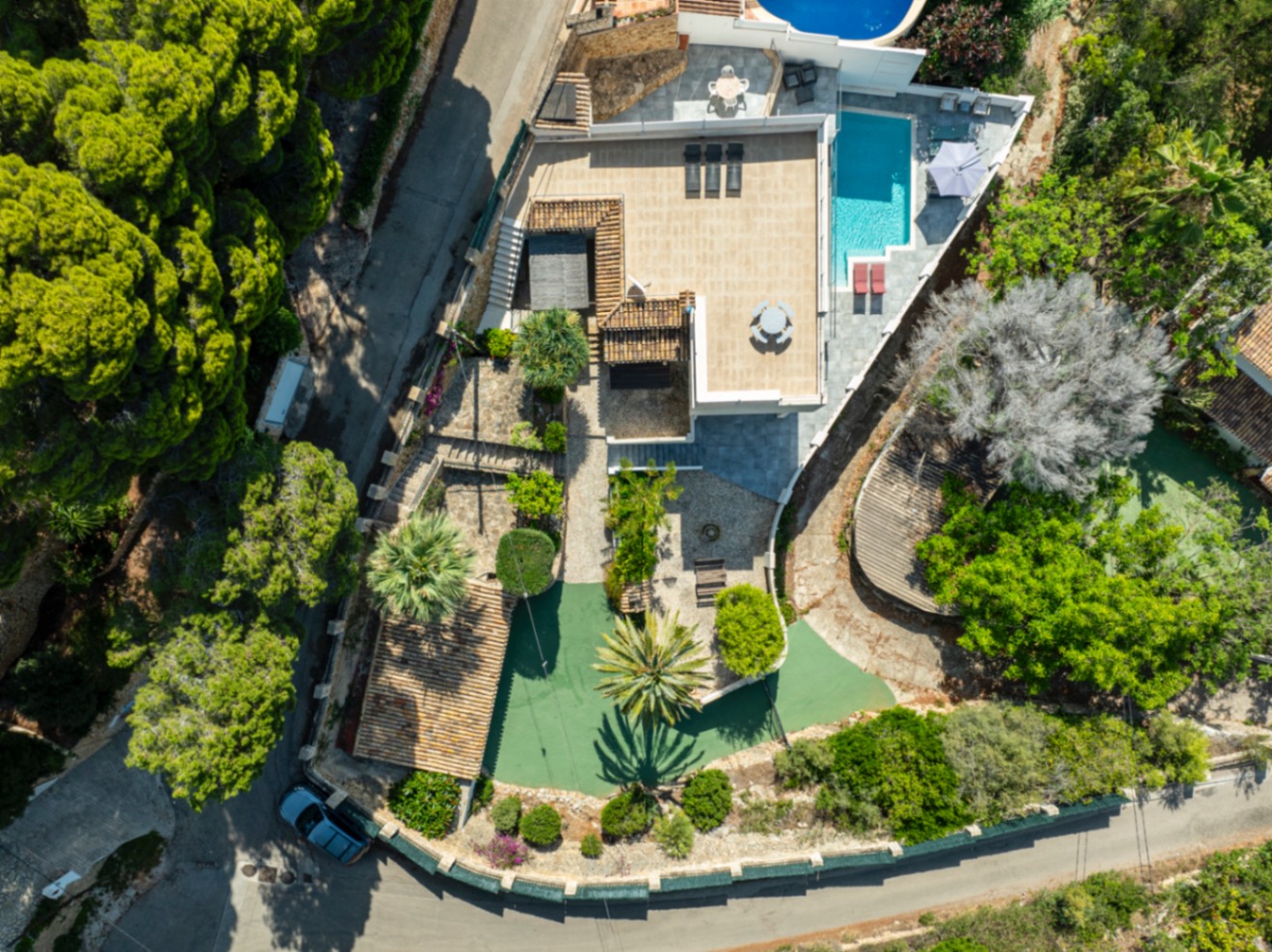 Villa till salu i Jávea, nära hamnen och med spektakulära vyer.