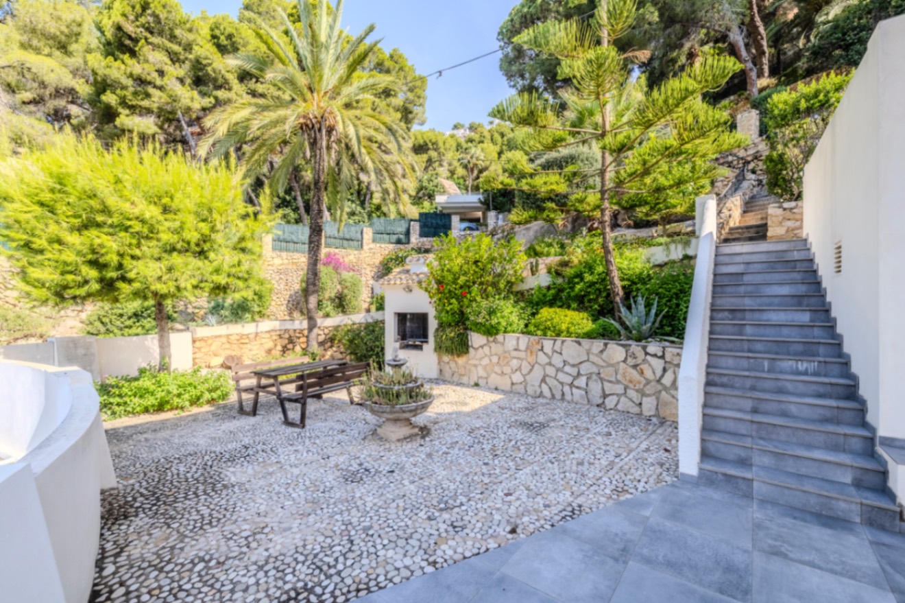 Villa till salu i Jávea, nära hamnen och med spektakulära vyer.
