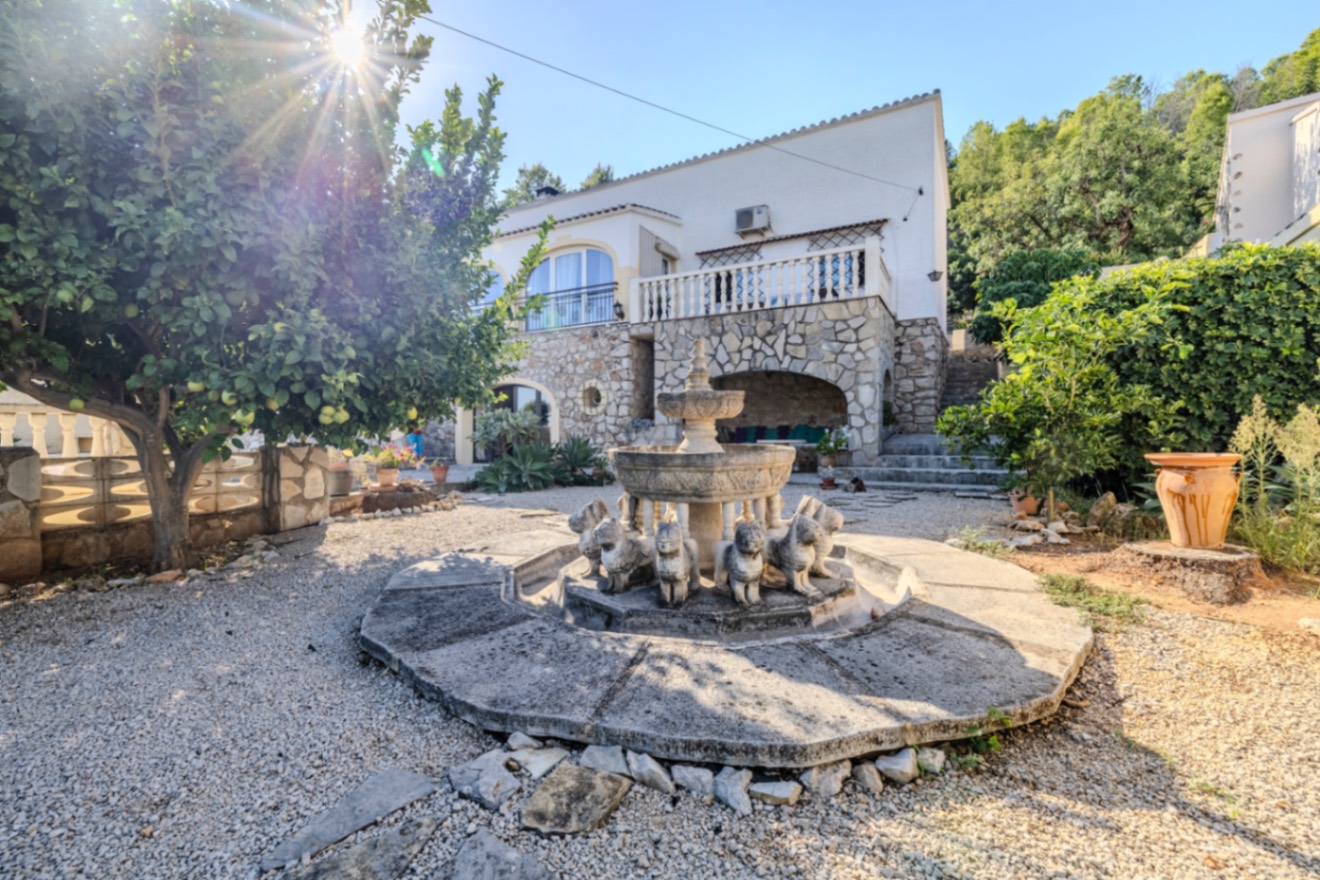 Bonito chalet en venta en Denia en las faldas del Montgó.
