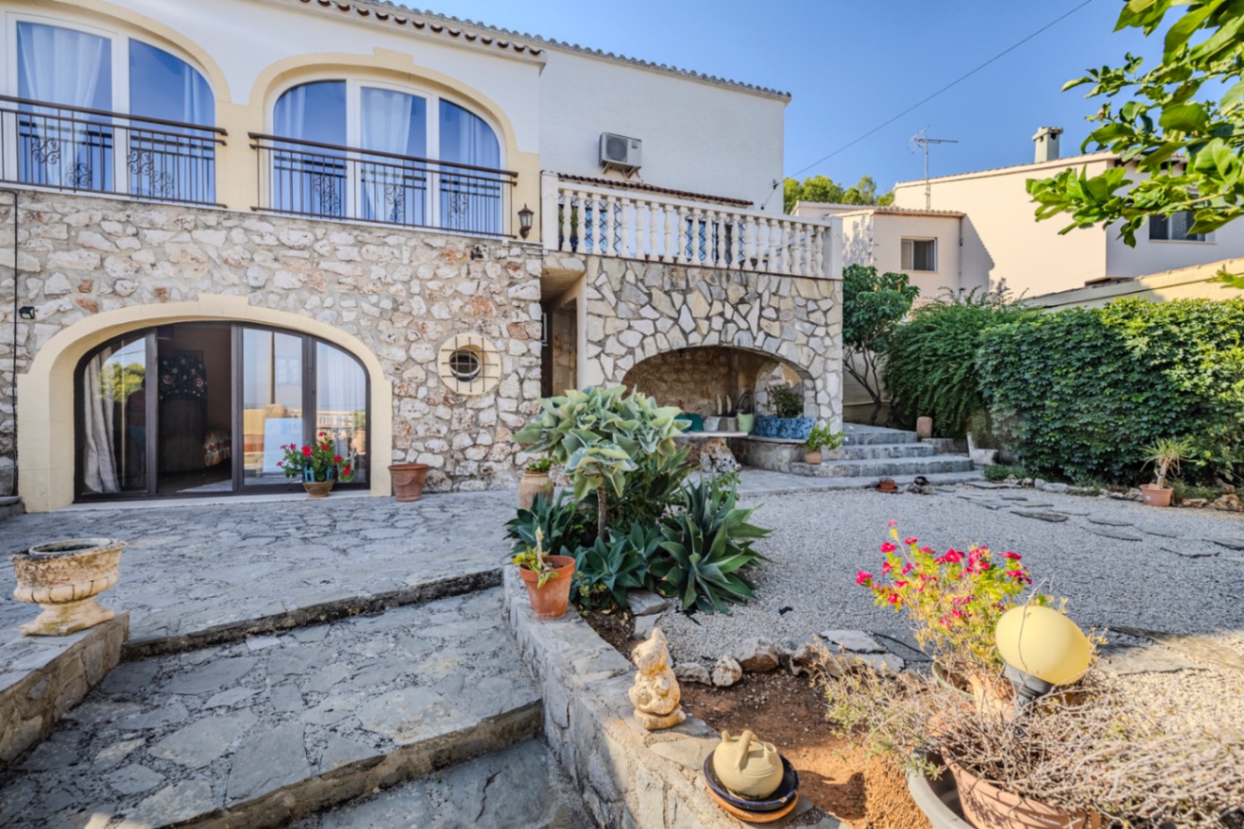 Bonito chalet en venta en Denia en las faldas del Montgó.