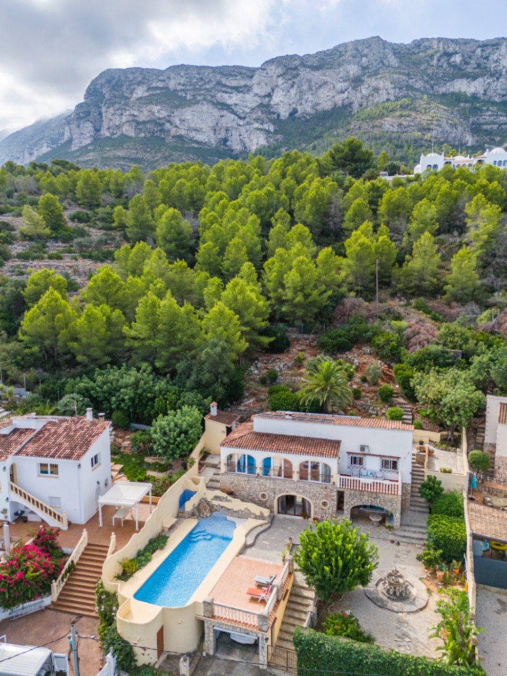 Bonito chalet en venta en Denia en las faldas del Montgó.