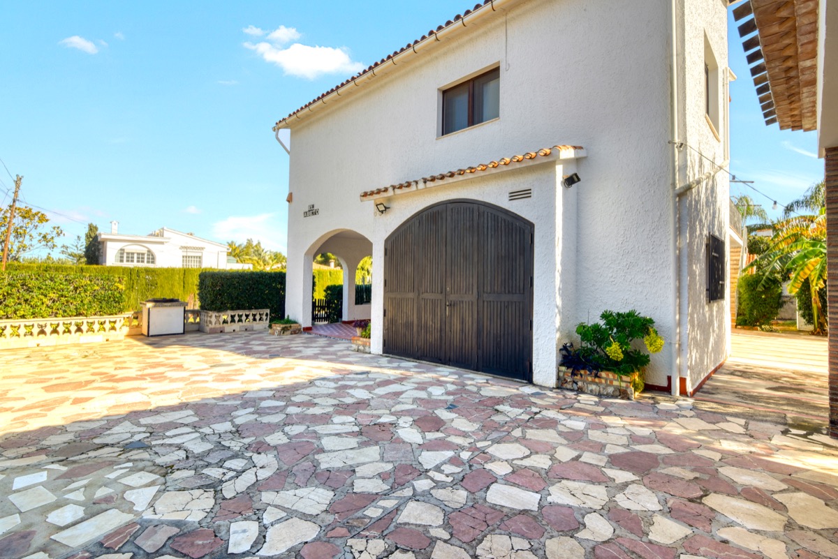 Villa en venta en Las Rotas de Dénia