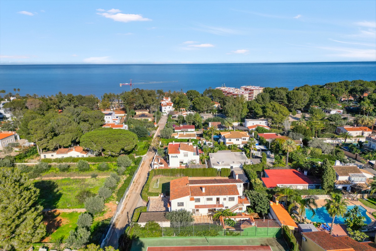 Villa en venta en Las Rotas de Dénia