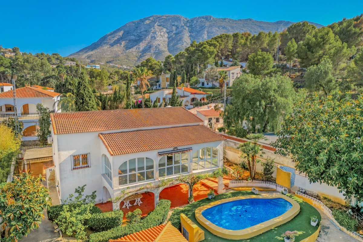 Maravilloso chalet en Denia en la prestigiosa zona Las Rotas