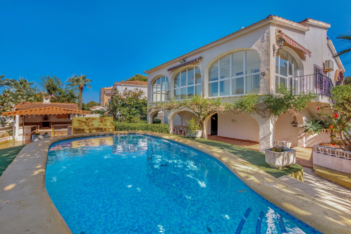 Maravilloso chalet en Denia en la prestigiosa zona Las Rotas